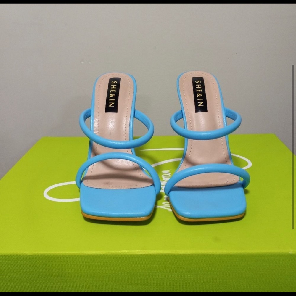 NWOB SHEIN Blue Strappy Neoprene
Size 6.5
Heels 4.0 inch
Square heels